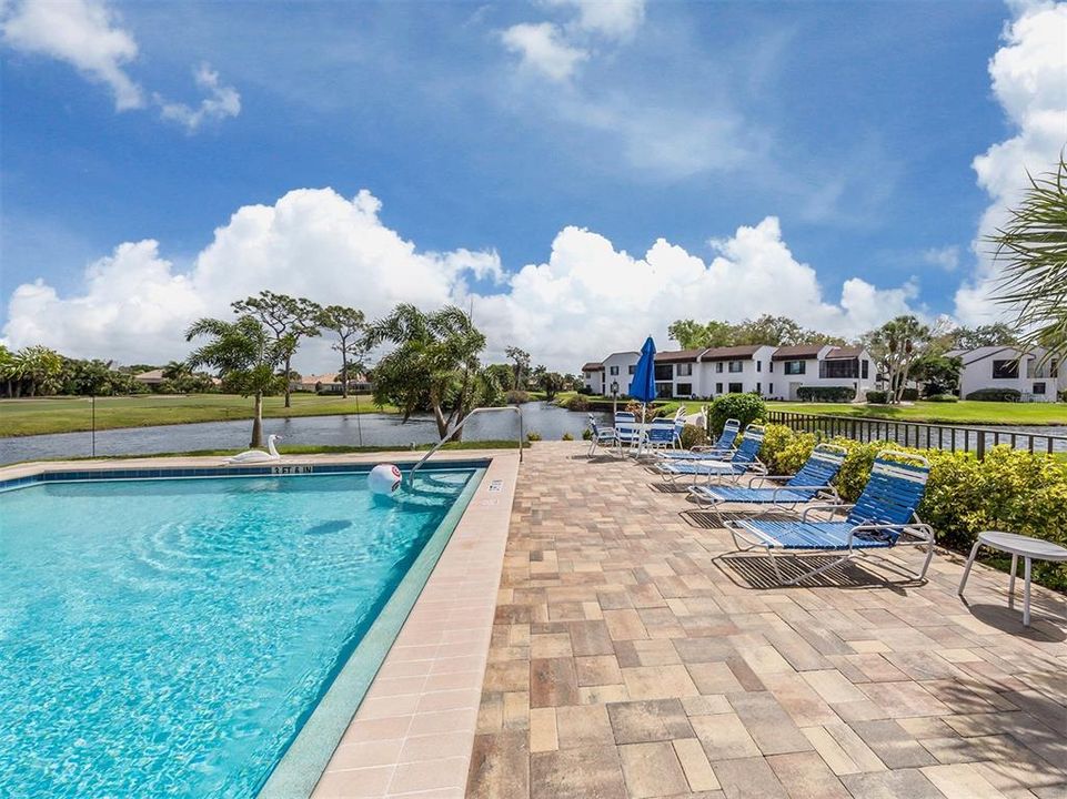 待售: $225,000 (2 贝兹, 2 浴室, 1120 平方英尺)