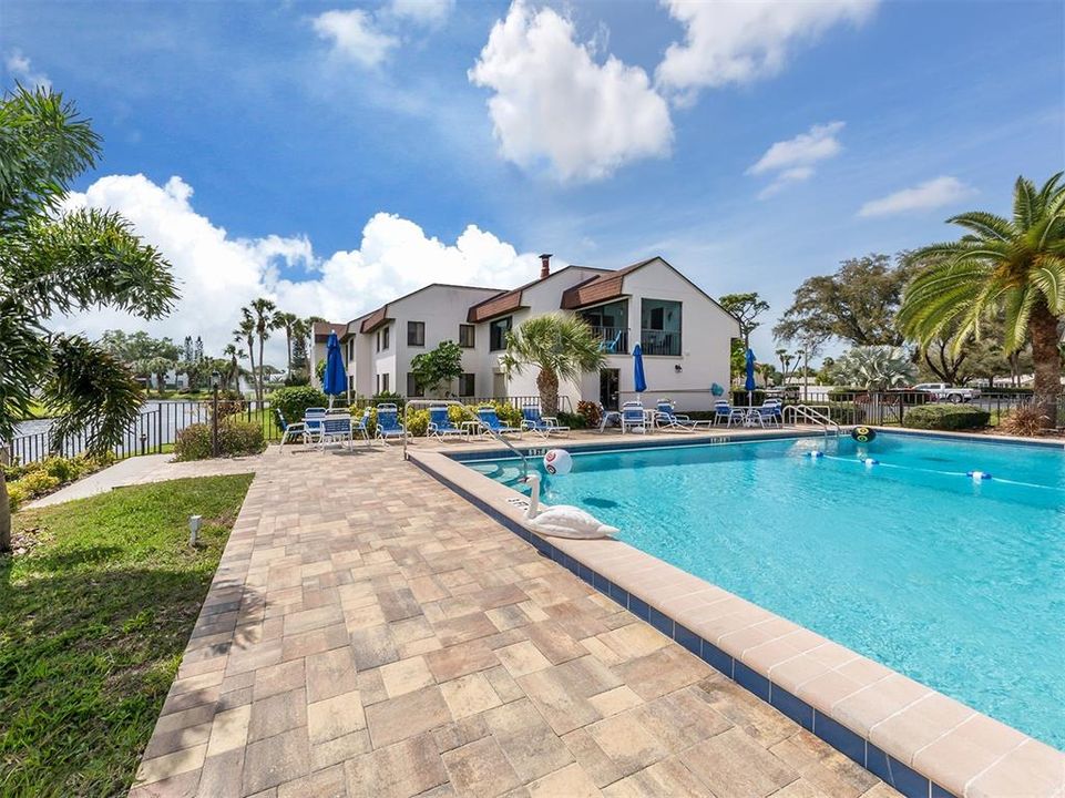 待售: $225,000 (2 贝兹, 2 浴室, 1120 平方英尺)