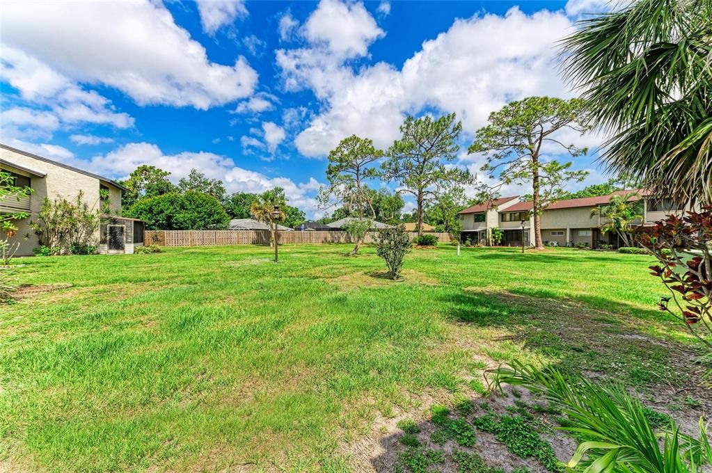 For Sale: $126,900 (1 beds, 1 baths, 768 Square Feet)