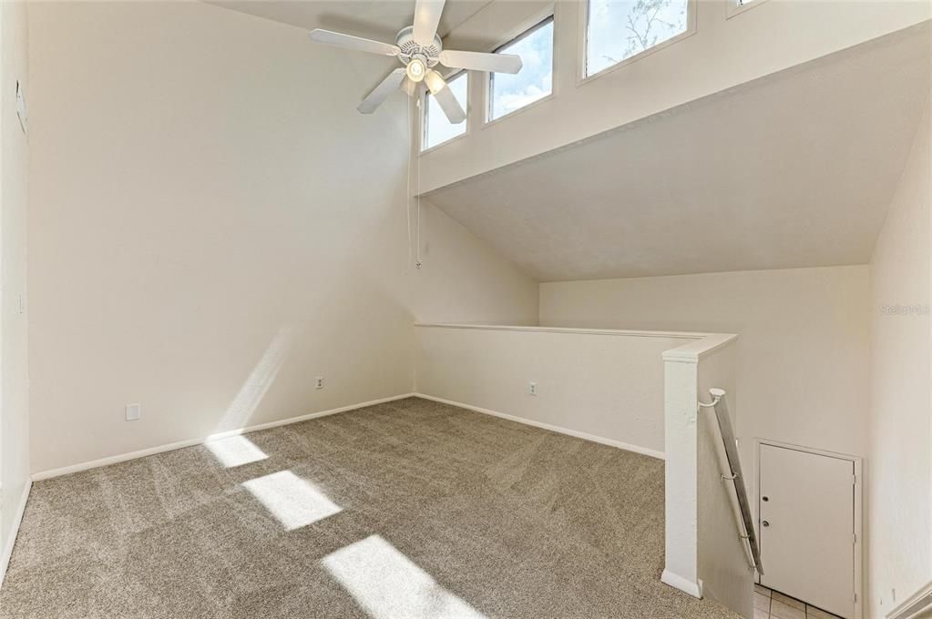 For Sale: $126,900 (1 beds, 1 baths, 768 Square Feet)