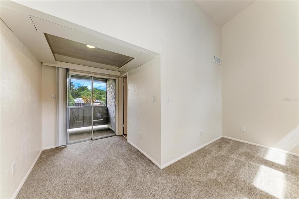 For Sale: $126,900 (1 beds, 1 baths, 768 Square Feet)