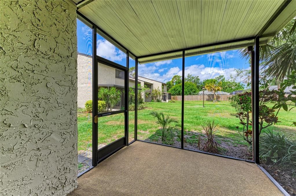 For Sale: $126,900 (1 beds, 1 baths, 768 Square Feet)