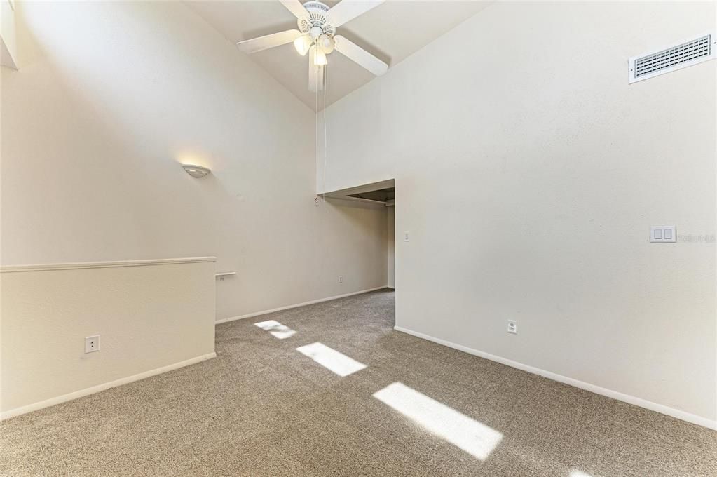 For Sale: $126,900 (1 beds, 1 baths, 768 Square Feet)