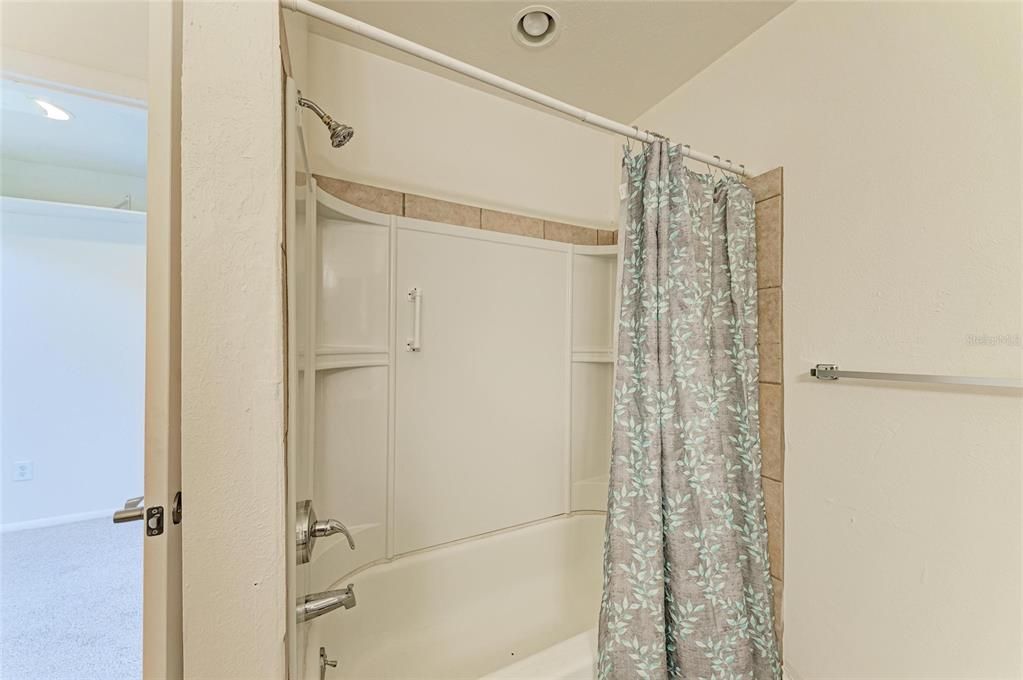 For Sale: $126,900 (1 beds, 1 baths, 768 Square Feet)