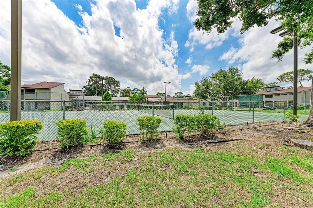 For Sale: $126,900 (1 beds, 1 baths, 768 Square Feet)