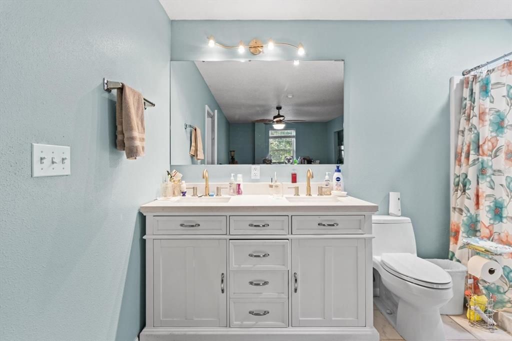 For Sale: $490,000 (2 beds, 2 baths, 1860 Square Feet)