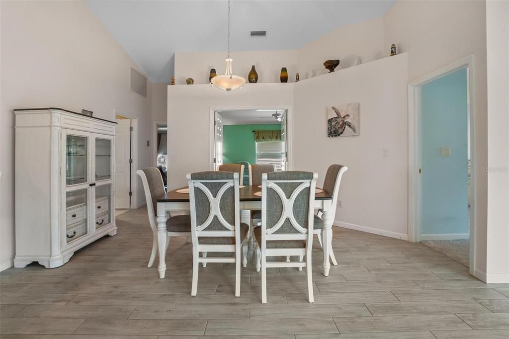 待售: $279,500 (3 贝兹, 2 浴室, 1826 平方英尺)