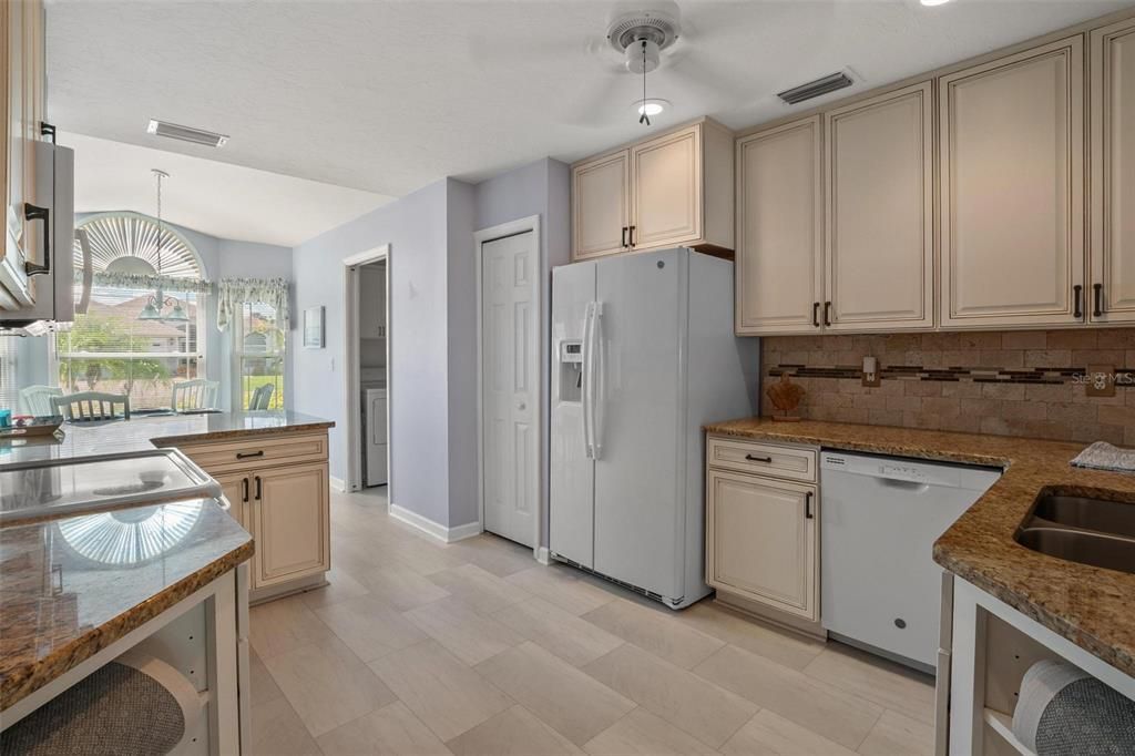 待售: $279,500 (3 贝兹, 2 浴室, 1826 平方英尺)