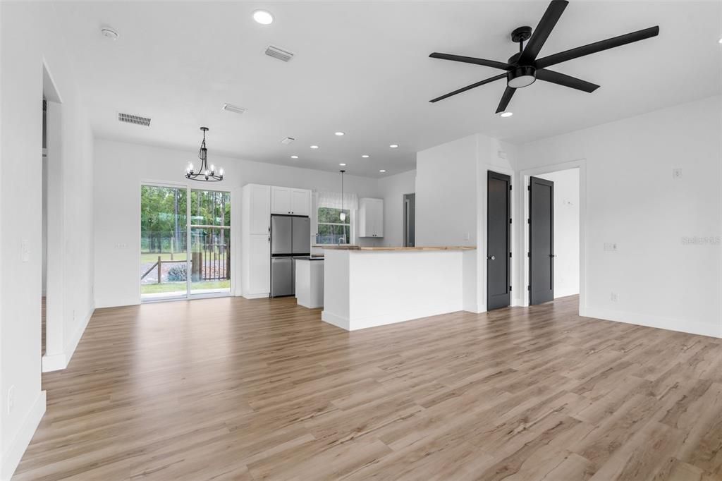 待售: $585,000 (3 贝兹, 2 浴室, 1504 平方英尺)