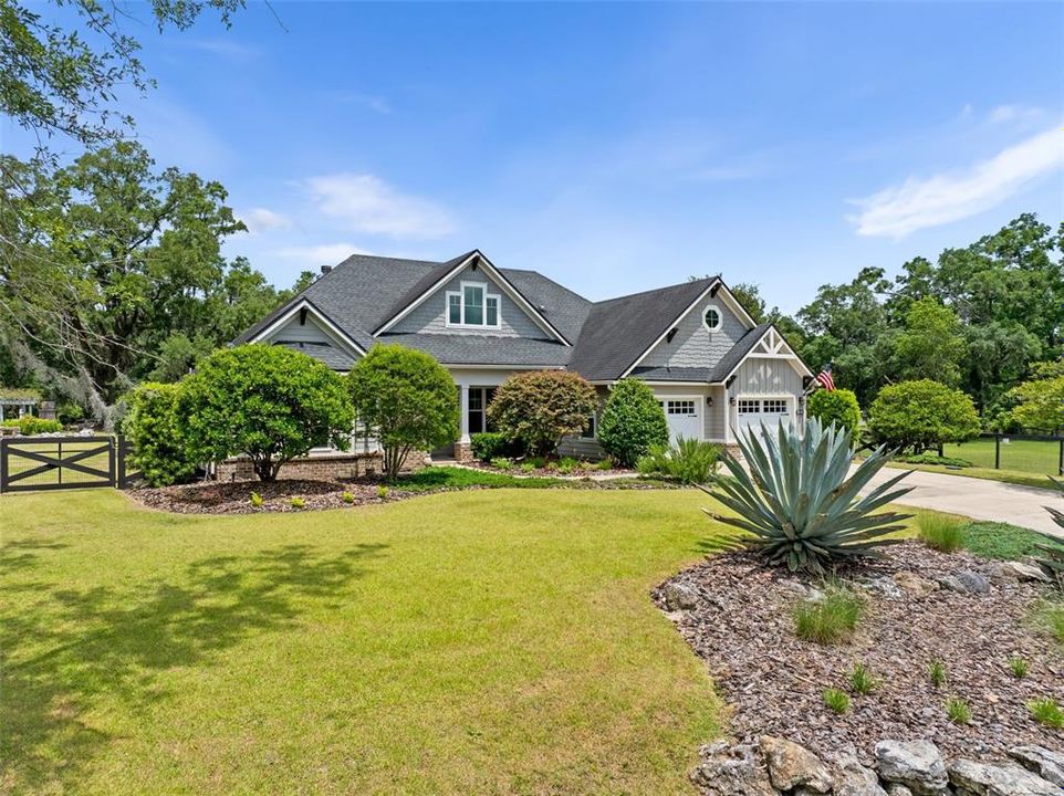 Недавно продано: $650,000 (4 спален, 3 ванн, 2514 Квадратных фут)