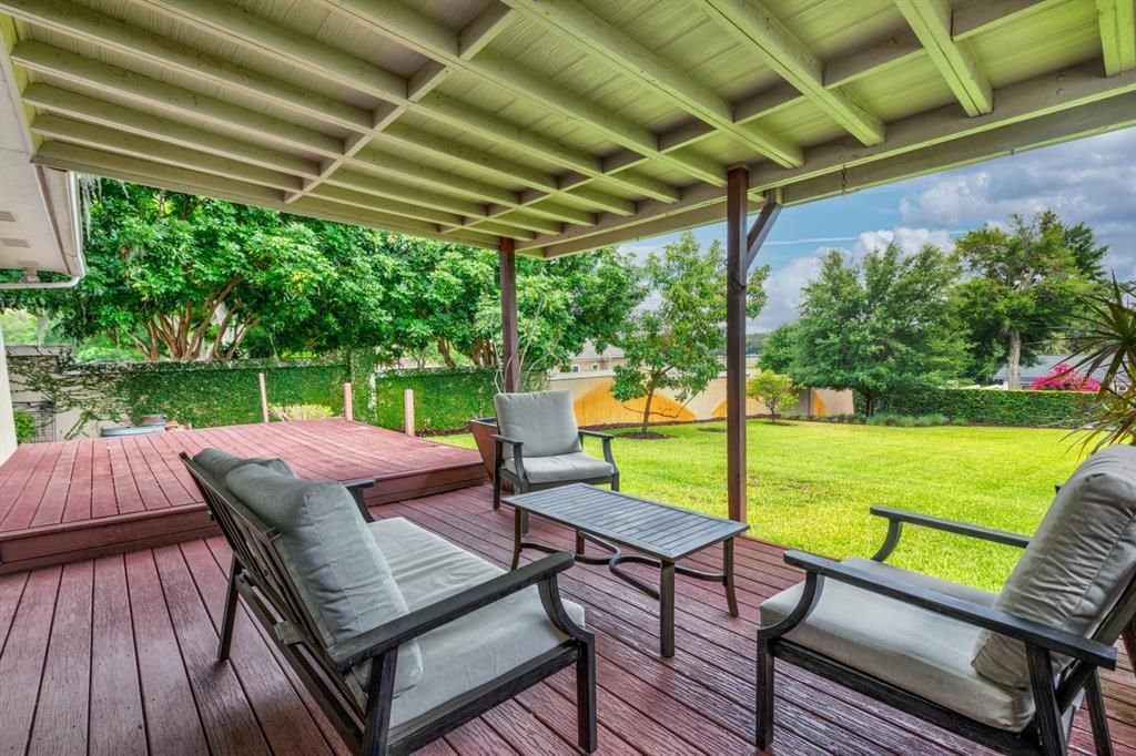 Под контрактом: $700,000 (3 спален, 2 ванн, 2095 Квадратных фут)