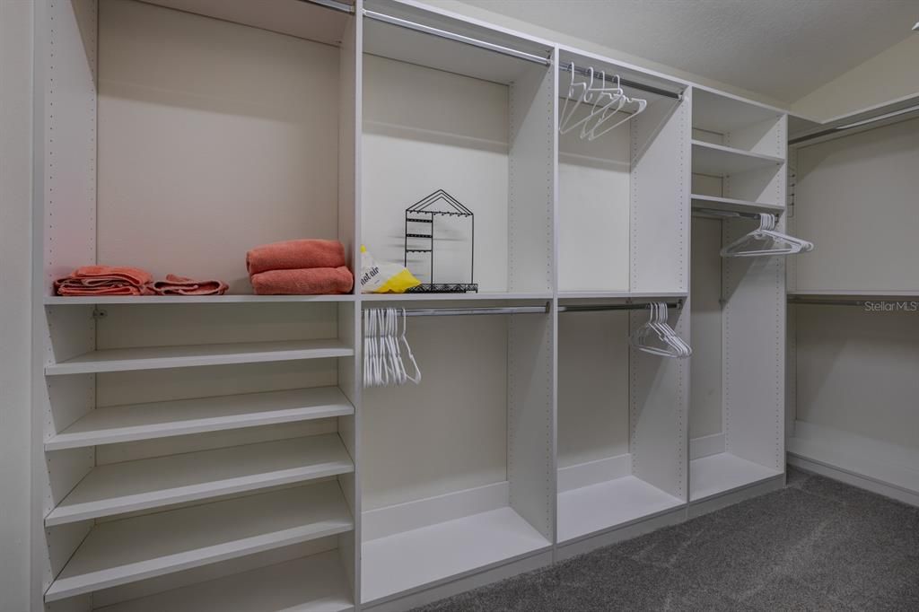 Под контрактом: $700,000 (3 спален, 2 ванн, 2095 Квадратных фут)