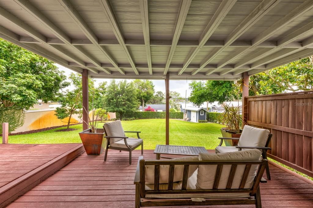 Под контрактом: $700,000 (3 спален, 2 ванн, 2095 Квадратных фут)