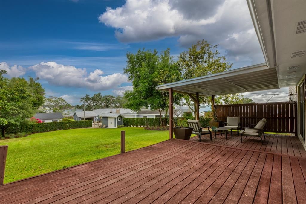 Под контрактом: $700,000 (3 спален, 2 ванн, 2095 Квадратных фут)