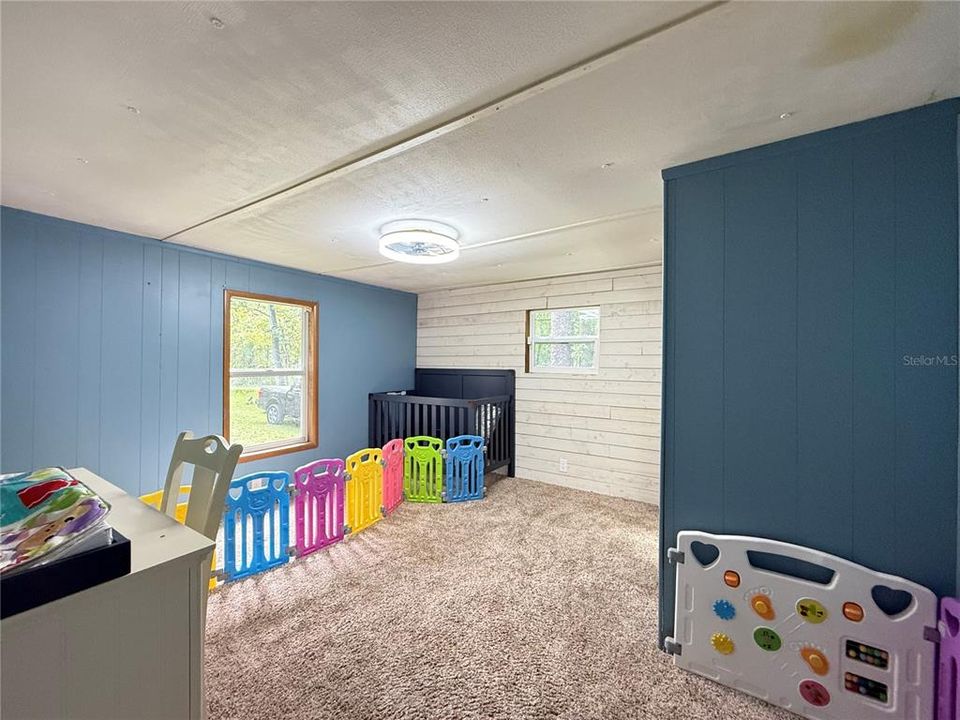 Active With Contract: $424,900 (3 beds, 2 baths, 1590 Square Feet)