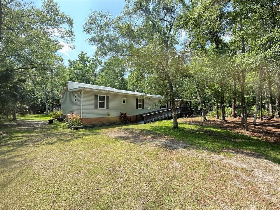 Active With Contract: $424,900 (3 beds, 2 baths, 1590 Square Feet)