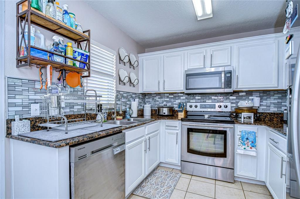 For Sale: $209,800 (2 beds, 2 baths, 1506 Square Feet)