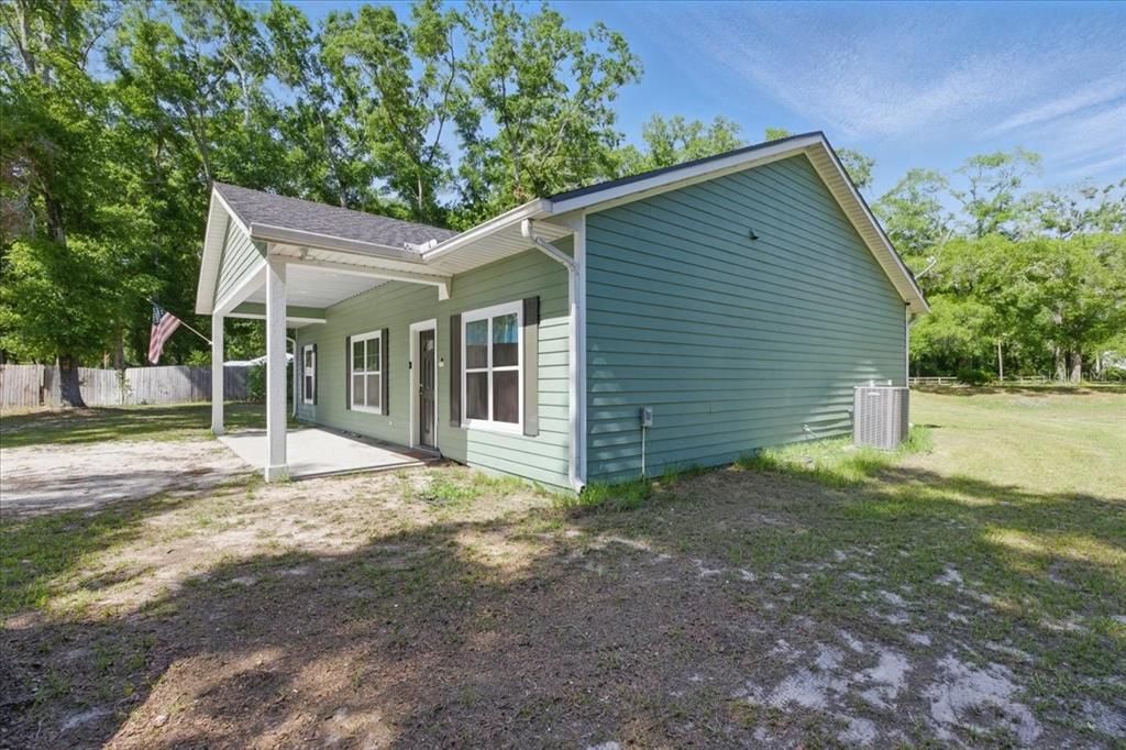 For Sale: $229,900 (2 beds, 2 baths, 1496 Square Feet)