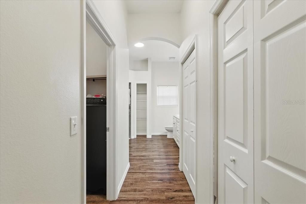 For Sale: $229,900 (2 beds, 2 baths, 1496 Square Feet)