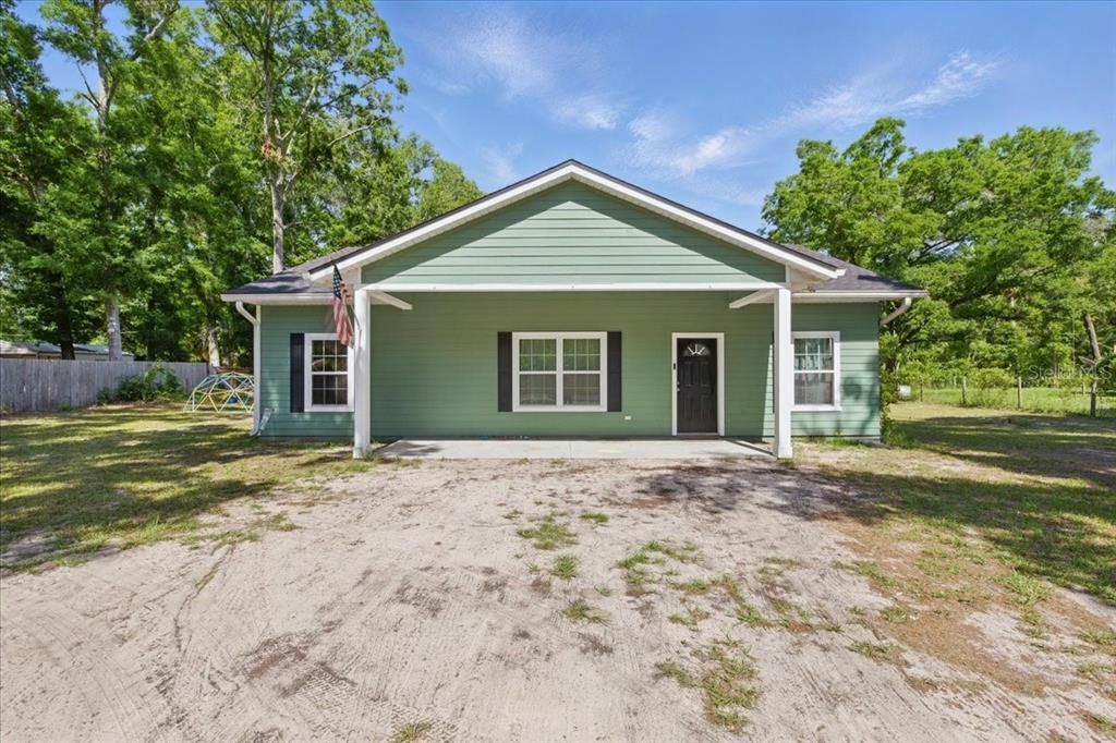 For Sale: $229,900 (2 beds, 2 baths, 1496 Square Feet)