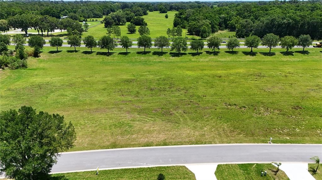 待售: $300,000 (3.03 acres)