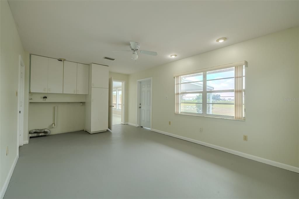 Active With Contract: $224,500 (2 beds, 2 baths, 1402 Square Feet)