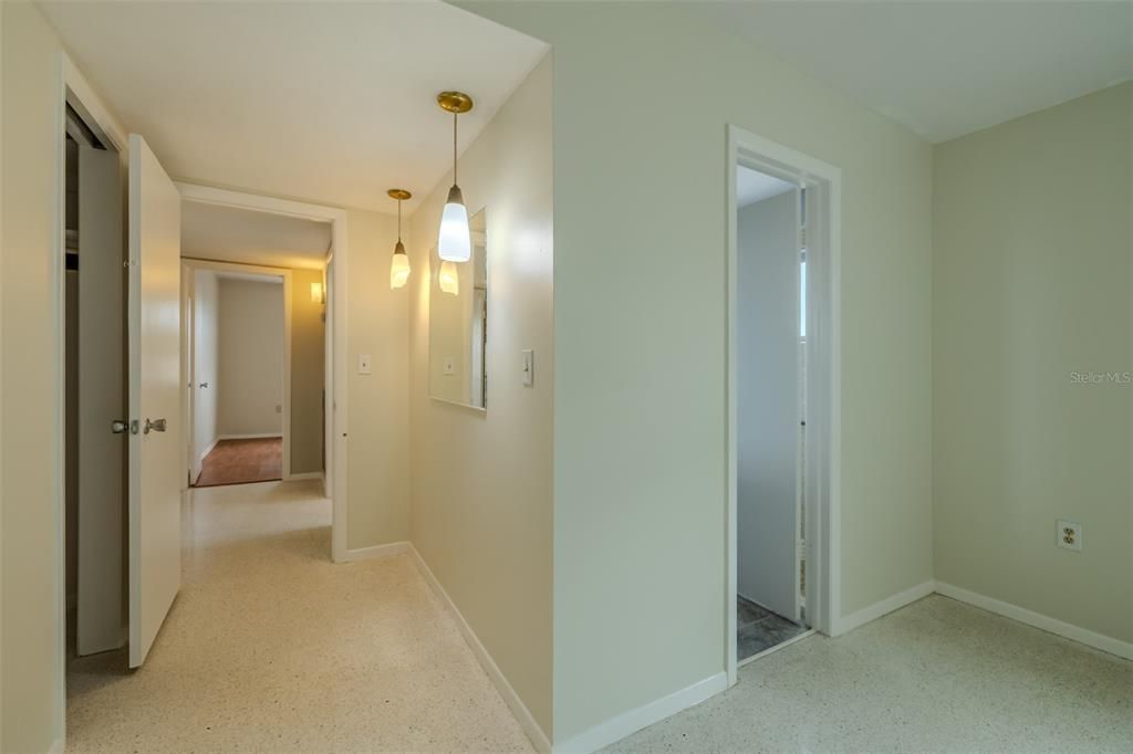 Active With Contract: $224,500 (2 beds, 2 baths, 1402 Square Feet)