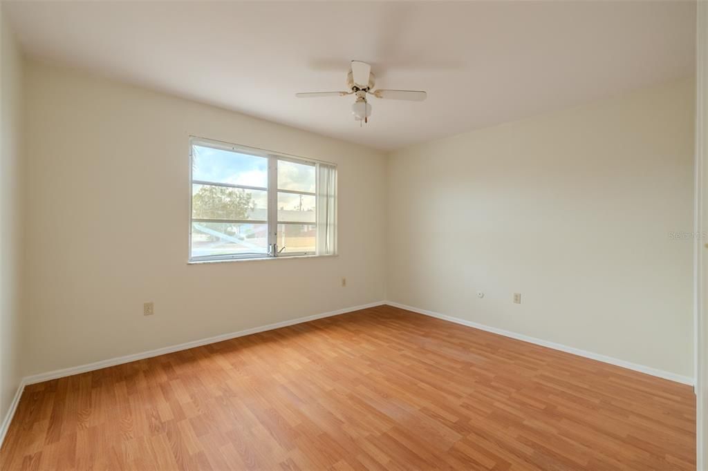 Active With Contract: $224,500 (2 beds, 2 baths, 1402 Square Feet)