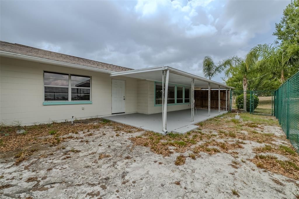 Active With Contract: $224,500 (2 beds, 2 baths, 1402 Square Feet)