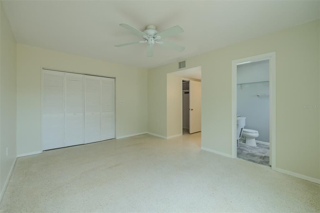 Active With Contract: $224,500 (2 beds, 2 baths, 1402 Square Feet)