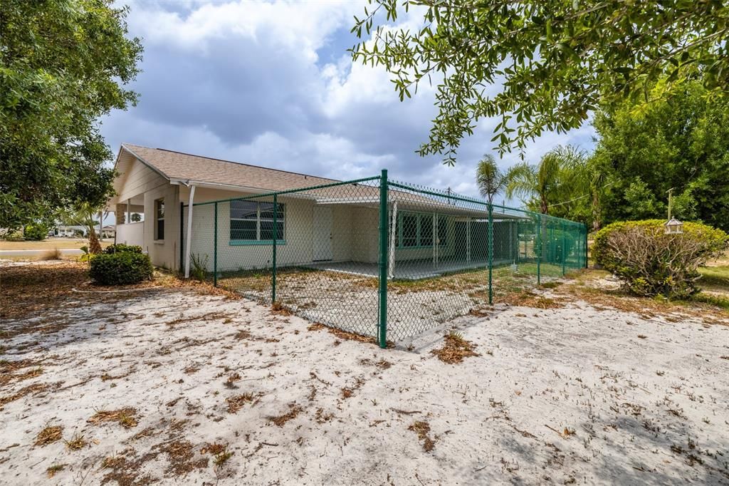 Active With Contract: $224,500 (2 beds, 2 baths, 1402 Square Feet)