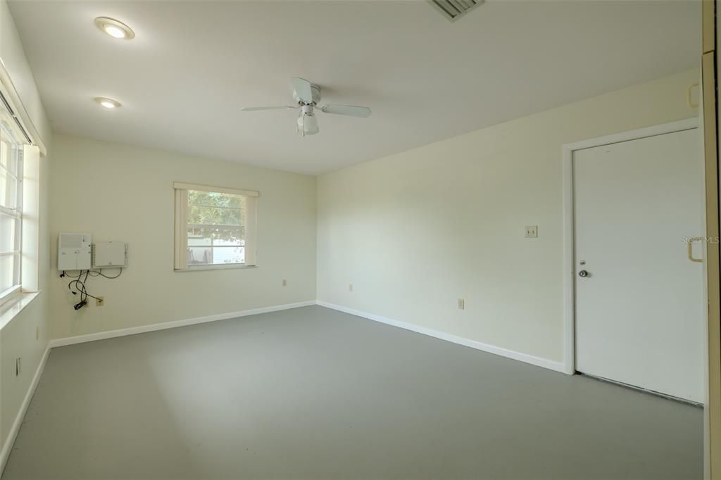 Active With Contract: $224,500 (2 beds, 2 baths, 1402 Square Feet)