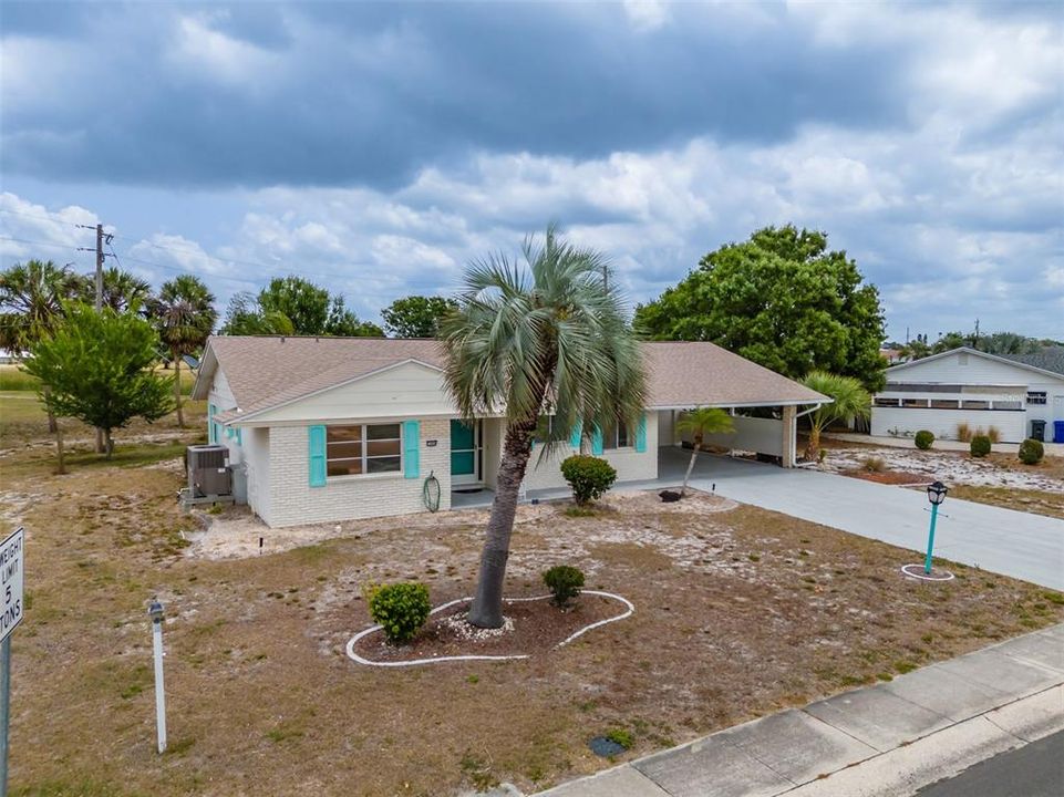 Active With Contract: $224,500 (2 beds, 2 baths, 1402 Square Feet)