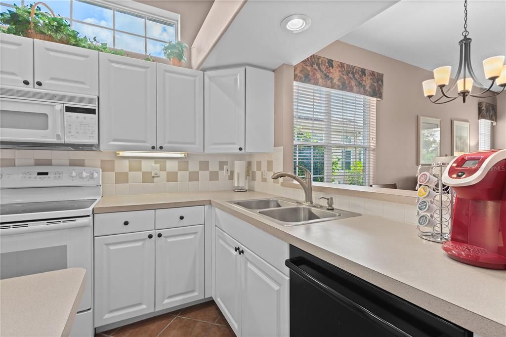 Active With Contract: $299,000 (2 beds, 2 baths, 1757 Square Feet)