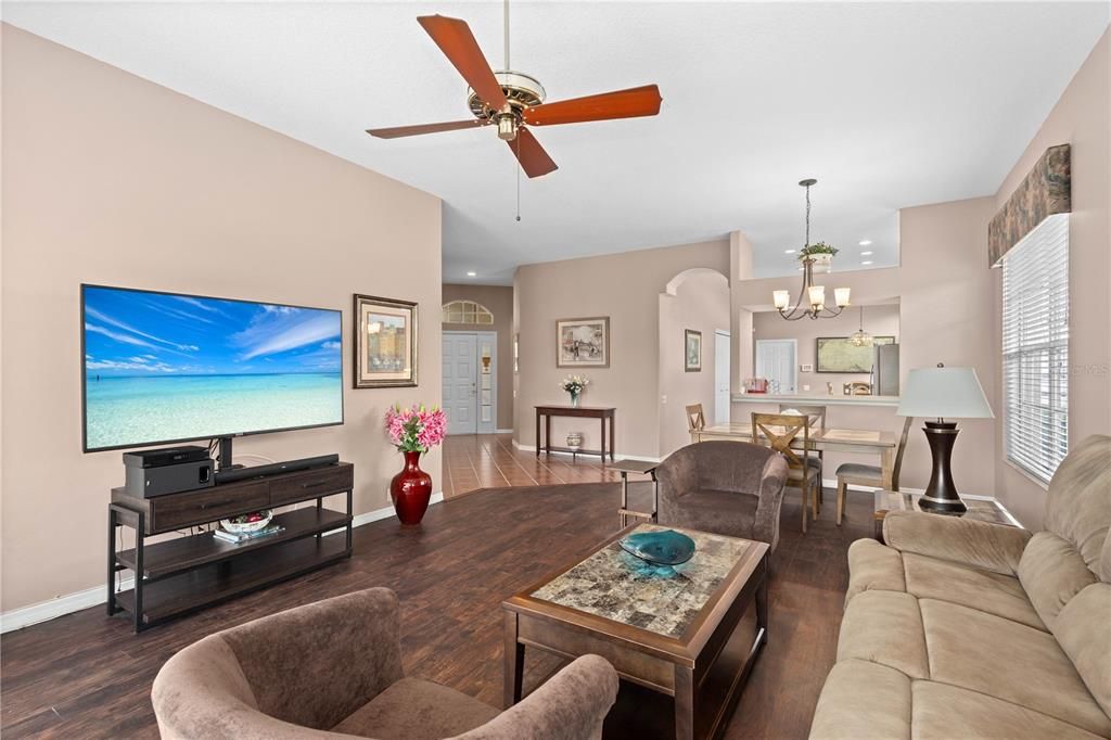 Active With Contract: $299,000 (2 beds, 2 baths, 1757 Square Feet)