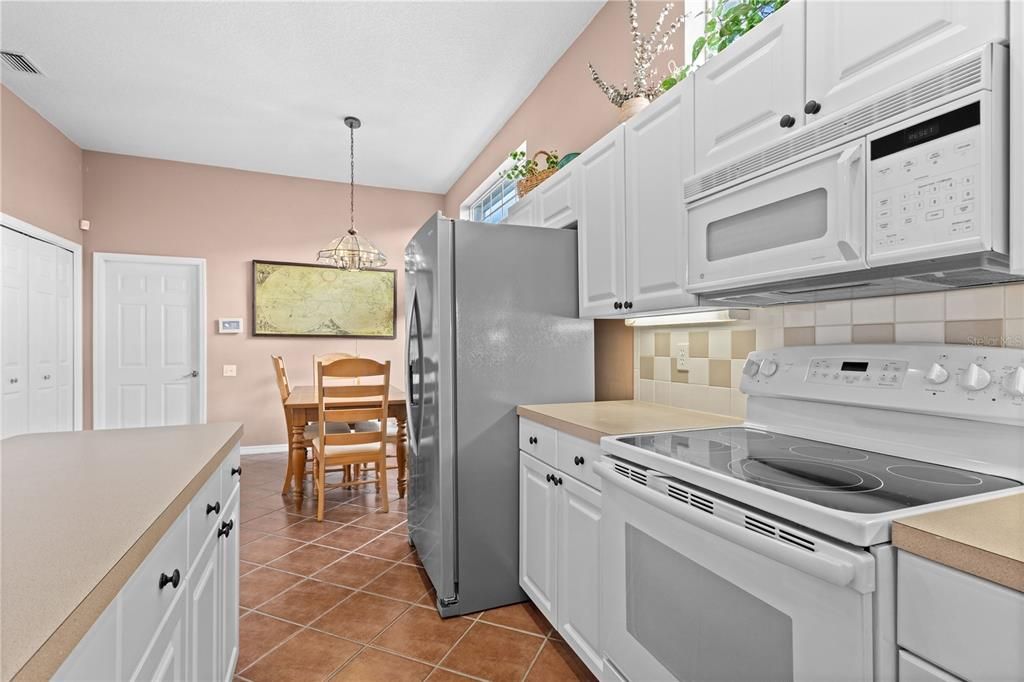 Active With Contract: $299,000 (2 beds, 2 baths, 1757 Square Feet)