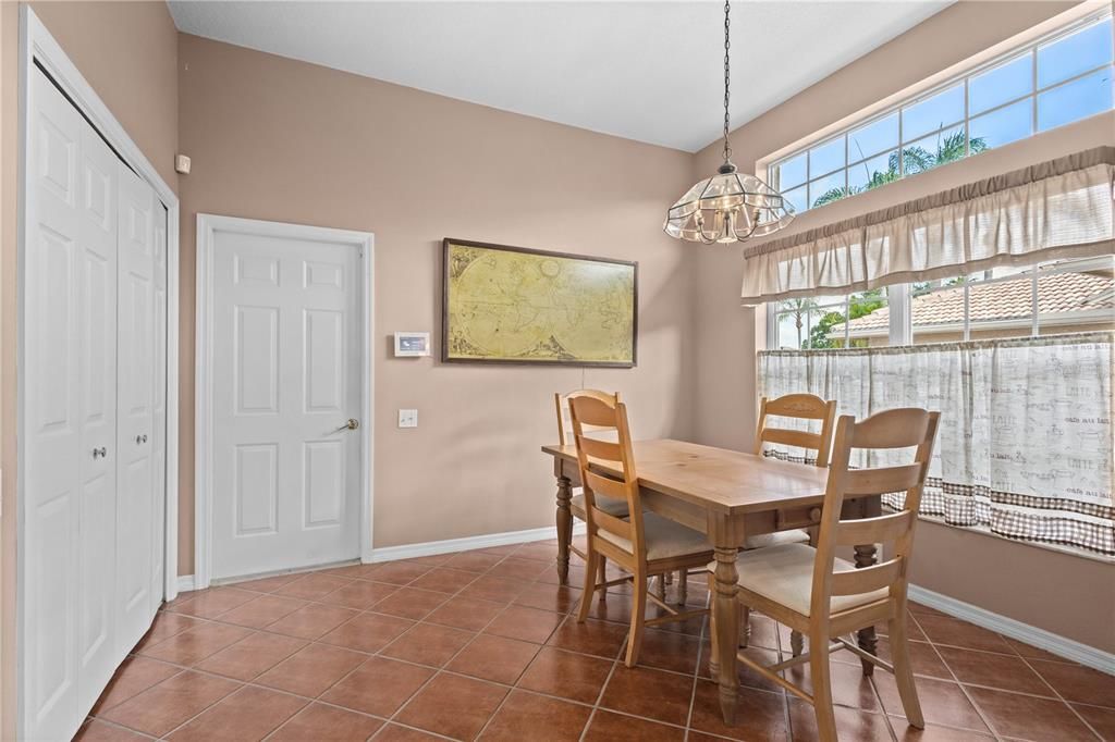 Active With Contract: $299,000 (2 beds, 2 baths, 1757 Square Feet)