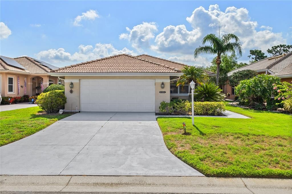 Active With Contract: $299,000 (2 beds, 2 baths, 1757 Square Feet)