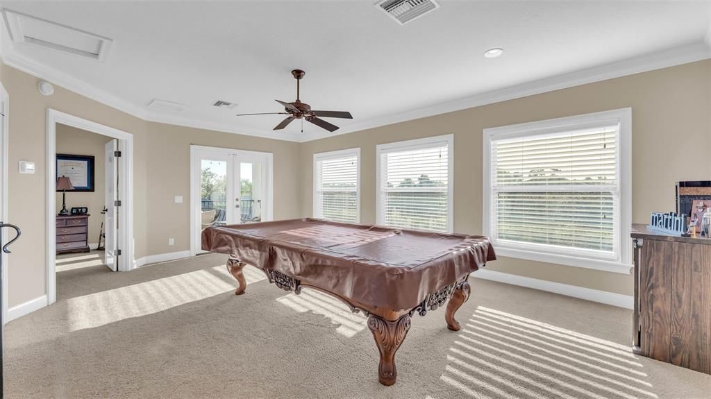 合同活跃: $835,000 (5 贝兹, 4 浴室, 3333 平方英尺)