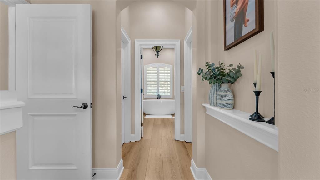 合同活跃: $835,000 (5 贝兹, 4 浴室, 3333 平方英尺)