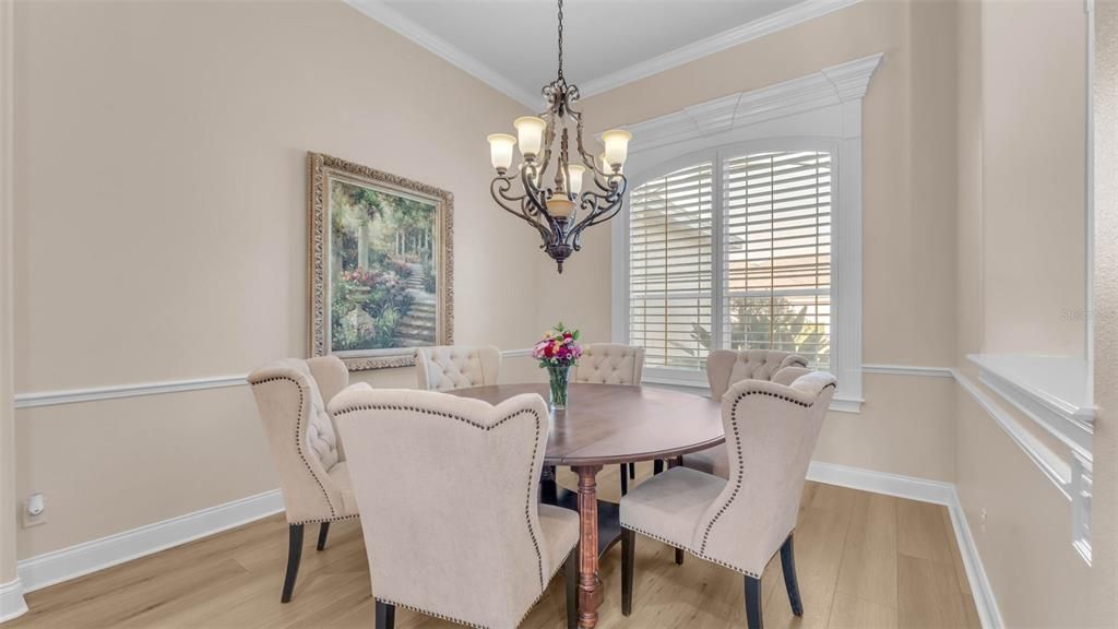 合同活跃: $835,000 (5 贝兹, 4 浴室, 3333 平方英尺)