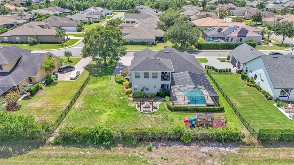 合同活跃: $835,000 (5 贝兹, 4 浴室, 3333 平方英尺)