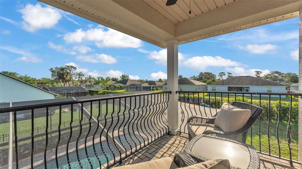 合同活跃: $835,000 (5 贝兹, 4 浴室, 3333 平方英尺)