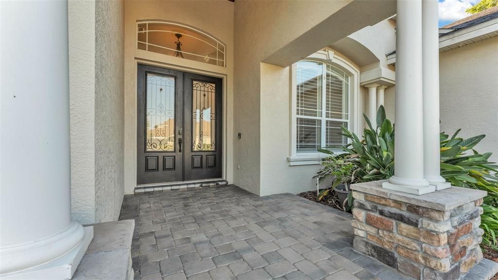 合同活跃: $835,000 (5 贝兹, 4 浴室, 3333 平方英尺)