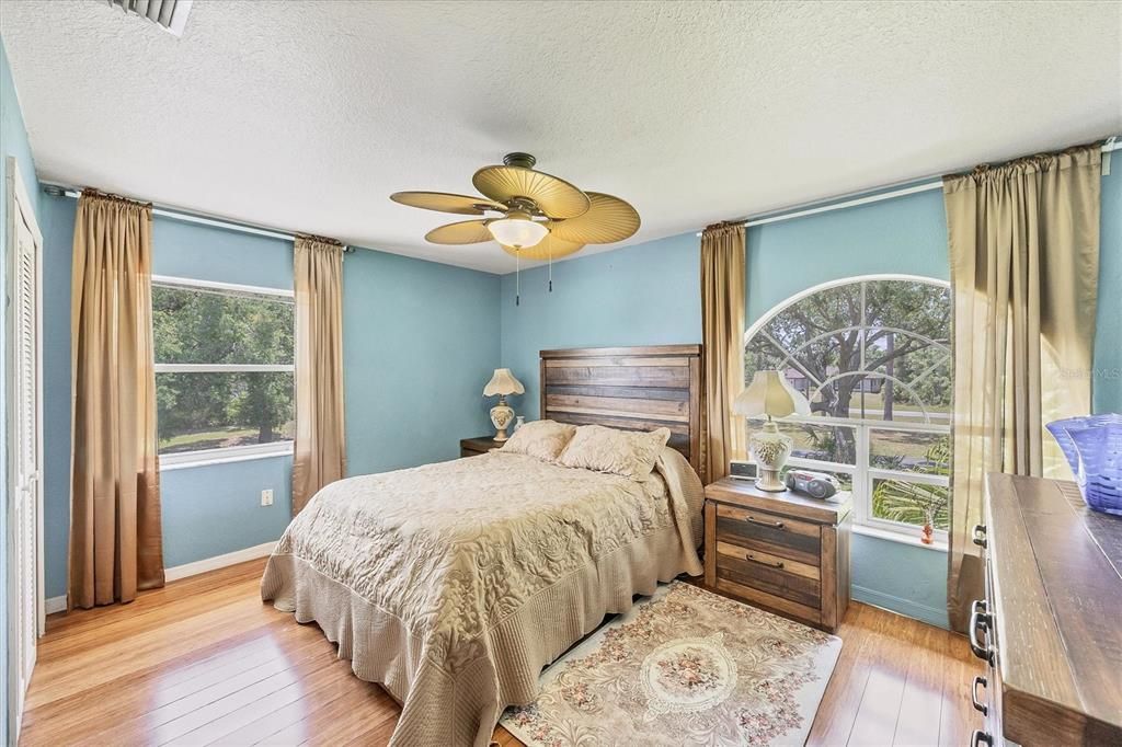 For Sale: $934,900 (4 beds, 3 baths, 5074 Square Feet)