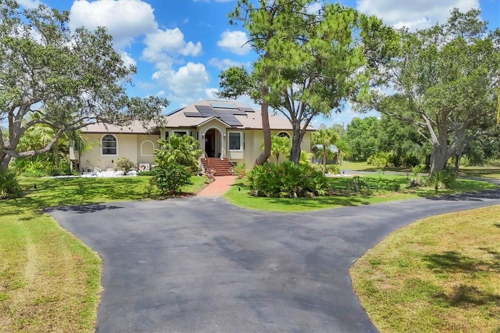 For Sale: $934,900 (4 beds, 3 baths, 5074 Square Feet)