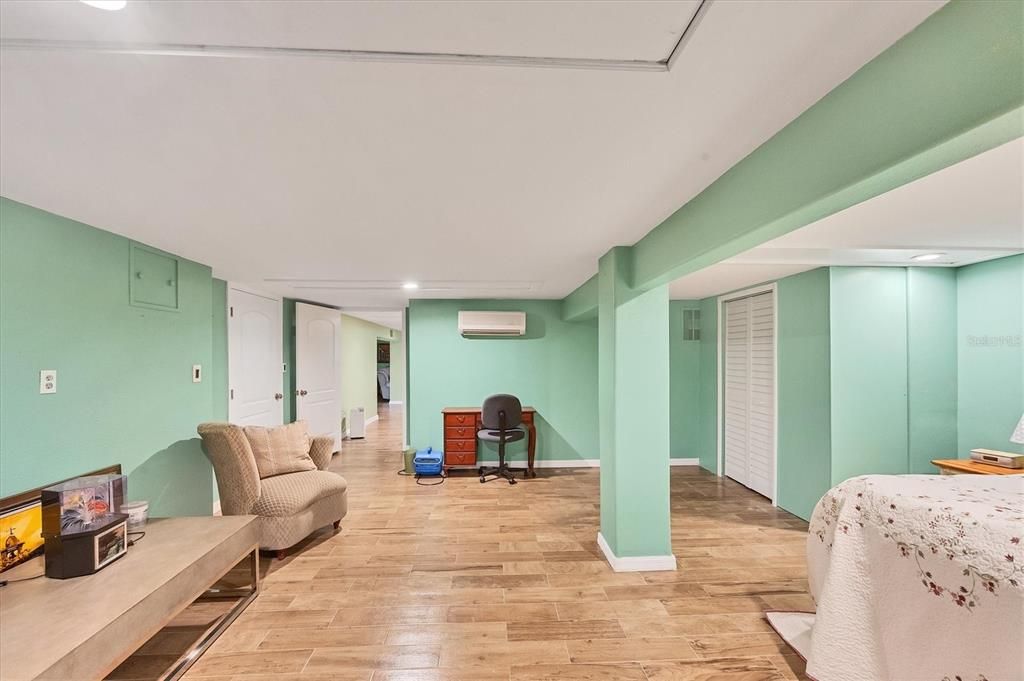 For Sale: $934,900 (4 beds, 3 baths, 5074 Square Feet)