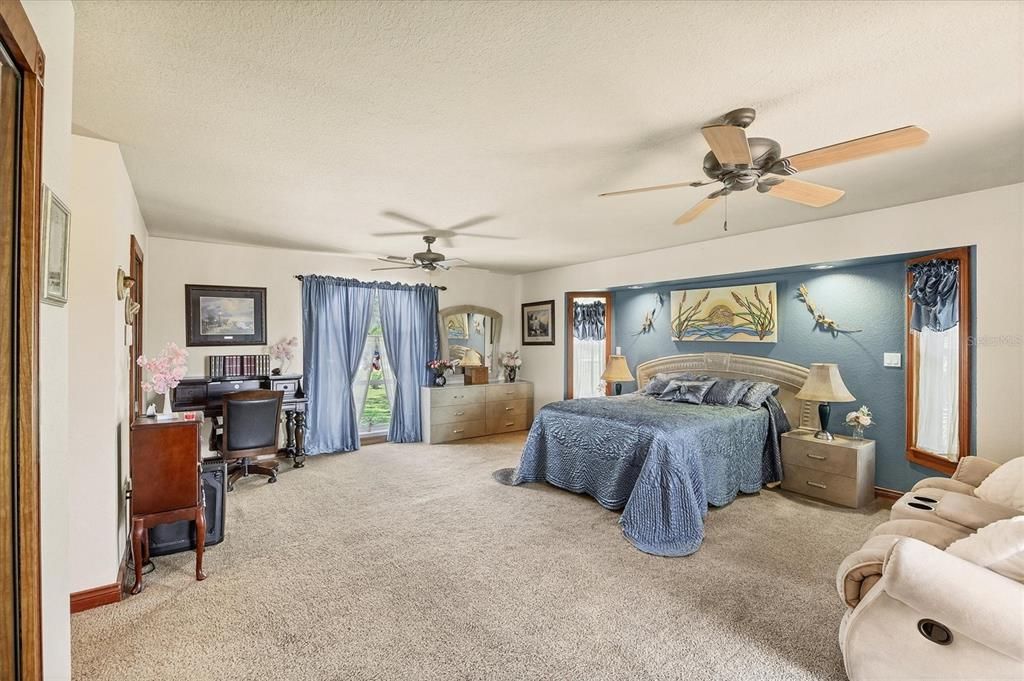 For Sale: $934,900 (4 beds, 3 baths, 5074 Square Feet)