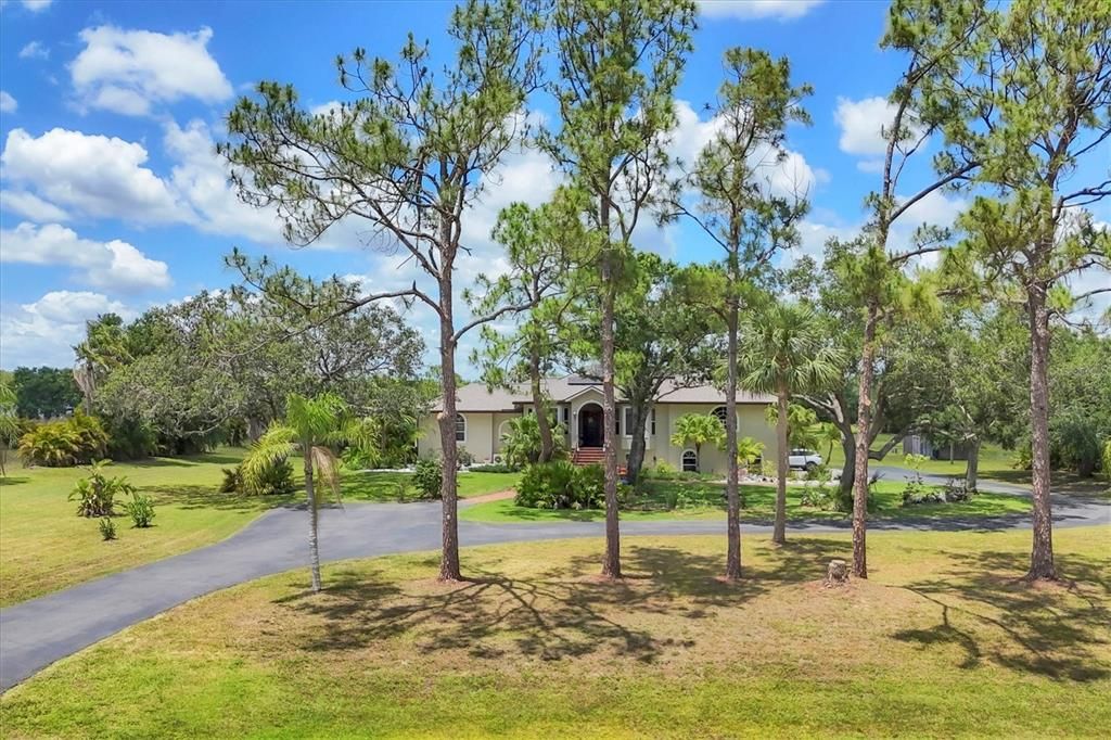 For Sale: $934,900 (4 beds, 3 baths, 5074 Square Feet)