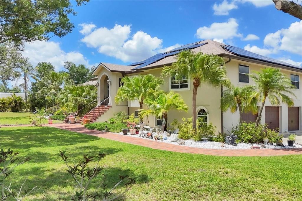 For Sale: $934,900 (4 beds, 3 baths, 5074 Square Feet)